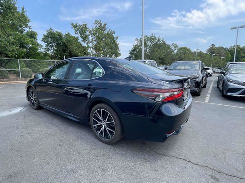 Used 2021 Toyota Camry SE w/ Convenience Package FWD image 10
