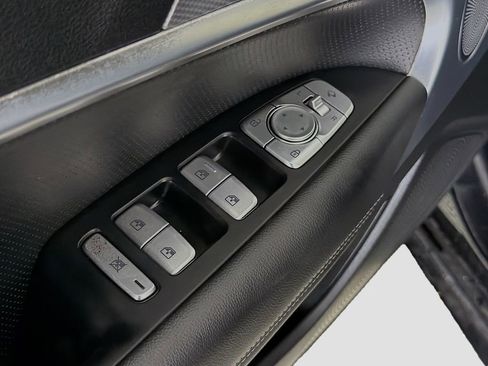 Used 2022 Genesis G70 2.0T w/ Prestige Package RWD image 22