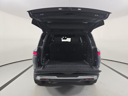 Used 2024 Rivian R1S Adventure AWD/4WD image 15