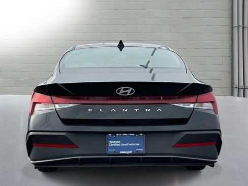 Used 2024 Hyundai Elantra SEL FWD image 7