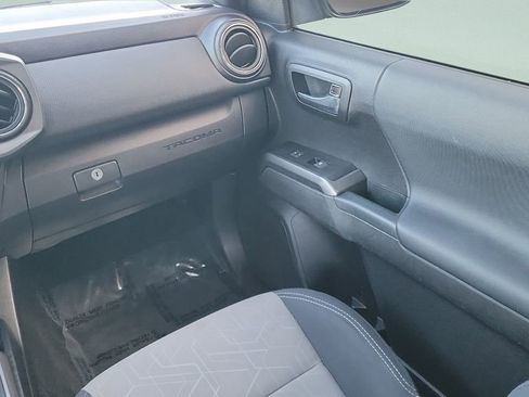 Used 2021 Toyota Tacoma TRD Sport image 13