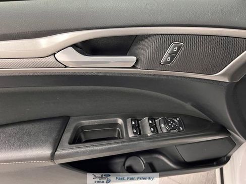 Used 2020 Ford Fusion SE AWD/4WD image 19