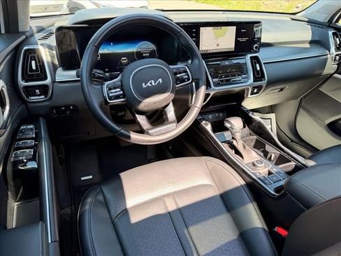 Used 2023 Kia Sorento SX AWD/4WD image 7