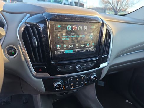 Used 2019 Chevrolet Traverse LT image 18