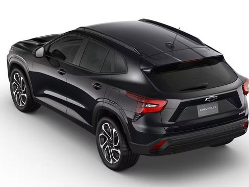 New 2026 Chevrolet Trax RS w/ Driver Confidence Package FWD image 3