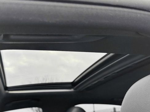 Used 2018 Mercedes-Benz E 300 4MATIC image 15