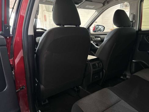 Used 2025 Nissan Rogue SV image 17