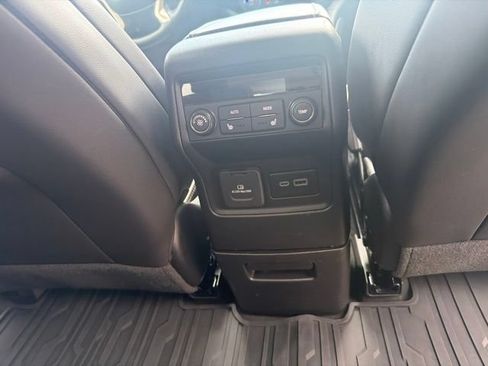 Used 2023 GMC Acadia Denali FWD image 22