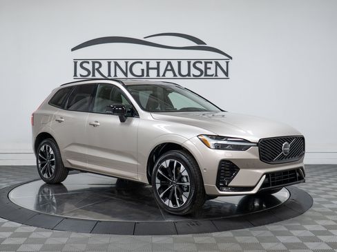 New 2026 Volvo XC60 B5 Plus w/ Climate Package AWD/4WD image 3