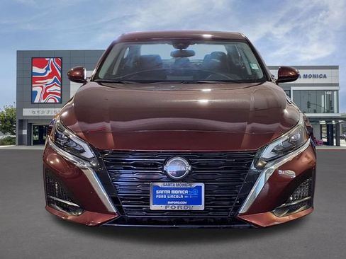 Used 2023 Nissan Altima 2.5 SV AWD/4WD image 2