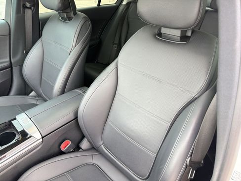 Used 2023 Mercedes-Benz C 300 Sedan image 21