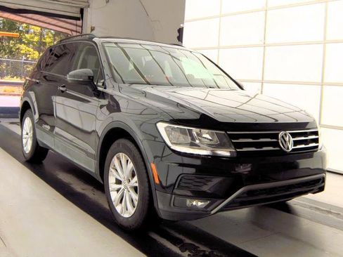 Used 2018 Volkswagen Tiguan S w/ Front Fog Lights Package FWD image 2