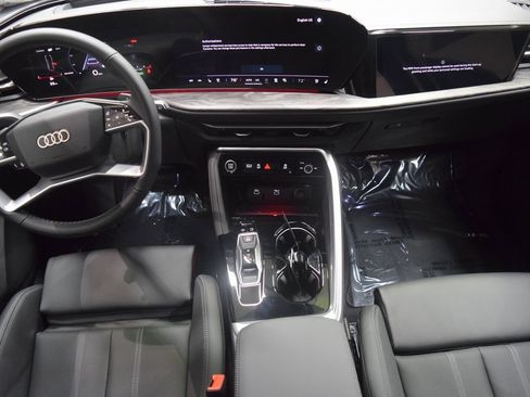 New 2025 Audi Q5 Prestige image 8
