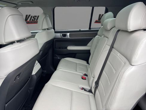 Used 2024 Hyundai Santa Fe Limited image 10