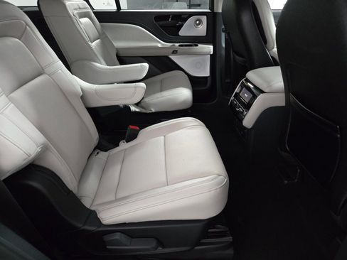 New 2026 Lincoln Aviator Reserve AWD/4WD image 19