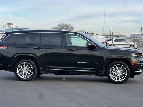 Used 2023 Jeep Grand Cherokee L Summit w/ Advanced Protech Group IV AWD/4WD image 3