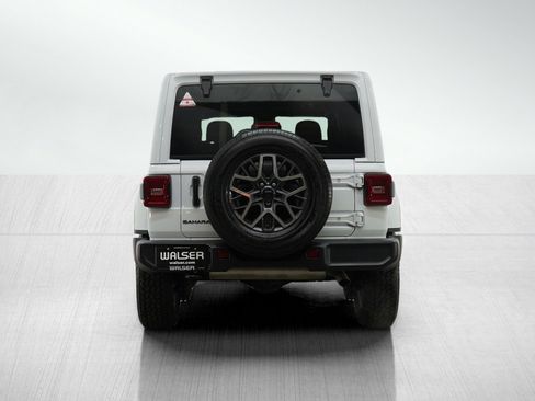 Used 2025 Jeep Wrangler Sahara image 4