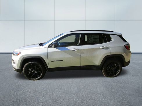 New 2026 Jeep Compass Latitude image 2