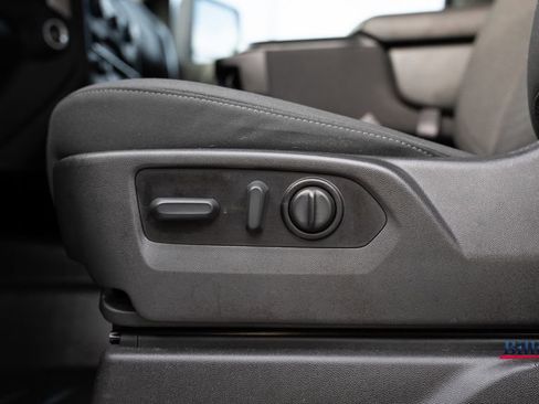 Used 2022 Chevrolet Silverado 2500 LT w/ Convenience Package image 12