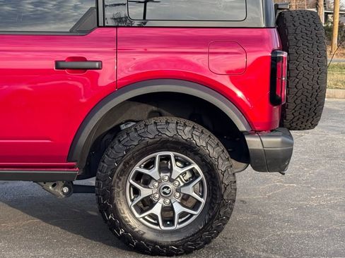 Used 2025 Ford Bronco Badlands image 39