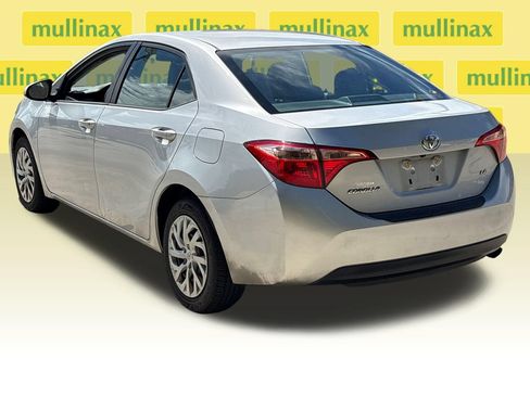 Used 2017 Toyota Corolla LE w/ Carpet Mat Package (TMS) FWD image 9