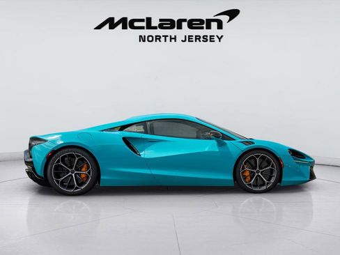 New 2025 McLaren Artura RWD image 7