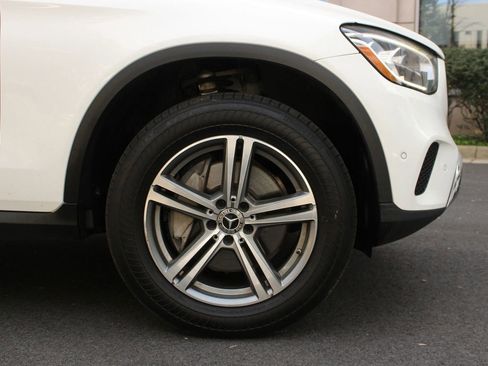 Used 2021 Mercedes-Benz GLC 300 4MATIC image 4
