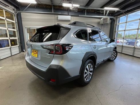 Used 2024 Subaru Outback AWD/4WD image 5