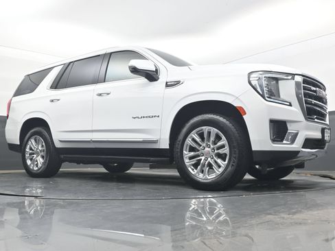 Used 2024 GMC Yukon SLT w/ SLT Luxury Package AWD/4WD image 23