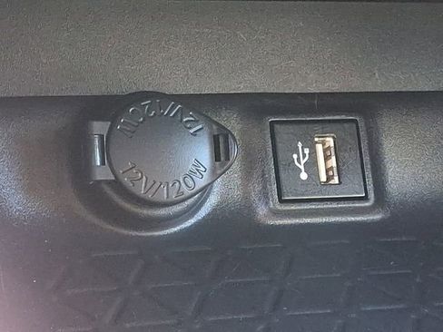 Used 2025 Toyota RAV4 XLE FWD image 26