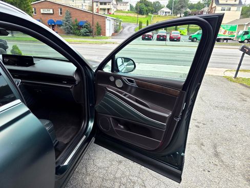 Used 2022 Genesis GV80 3.5T w/ Prestige Matte Package 08 image 16