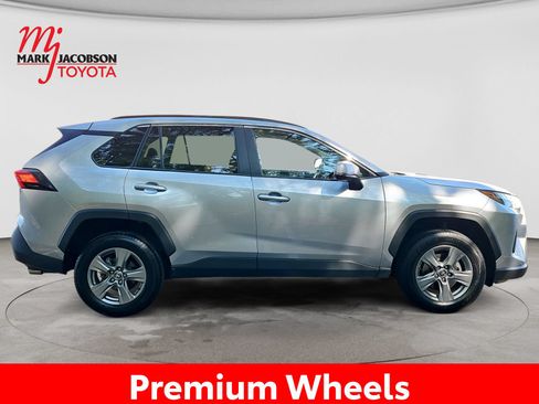 Used 2024 Toyota RAV4 XLE FWD image 7