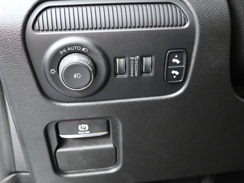 Used 2024 Jeep Wagoneer Series II AWD/4WD image 15
