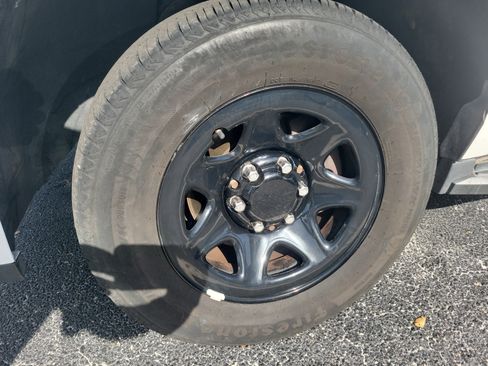 Used 2018 Chevrolet Tahoe 2WD image 5