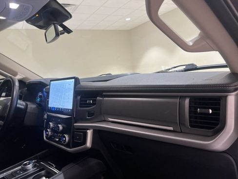 Used 2023 Ford Expedition XLT RWD image 27