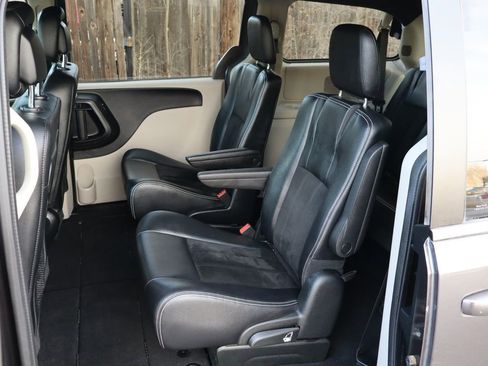 Used 2018 Dodge Grand Caravan SXT w/ Rear Park Assist Package image 20