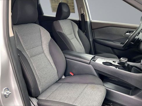 Certified 2022 Nissan Rogue SV FWD image 8