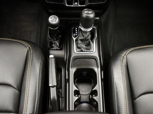 Used 2025 Jeep Wrangler Sahara image 29