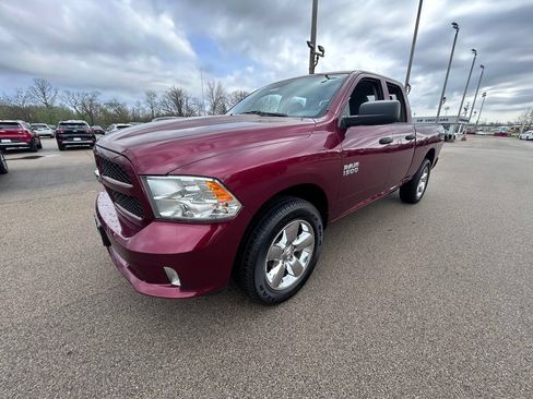 Used 2018 RAM 1500 Express w/ Express Value Package AWD/4WD image 3