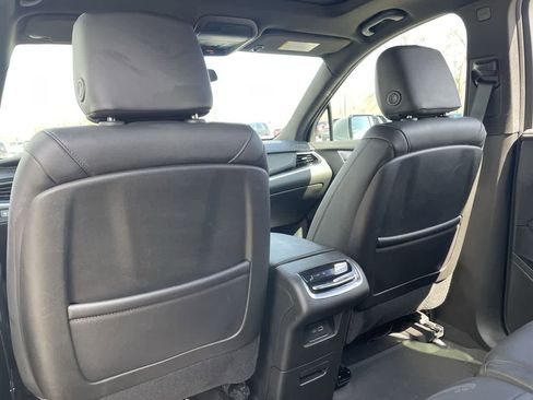 Used 2024 Cadillac XT6 Luxury w/ LPO, Floor Liner Package FWD image 21