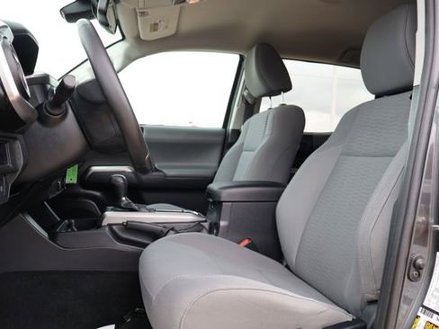 Used 2019 Toyota Tacoma SR5 AWD/4WD image 8