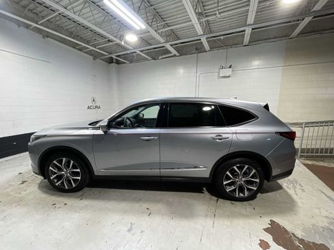 Used 2024 Acura MDX SH-AWD w/ Technology Package image 3