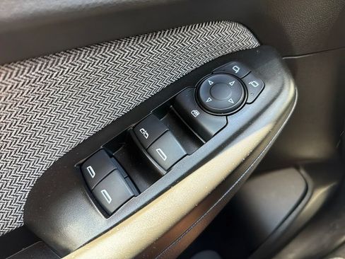 Used 2023 Chevrolet TrailBlazer LT FWD image 12