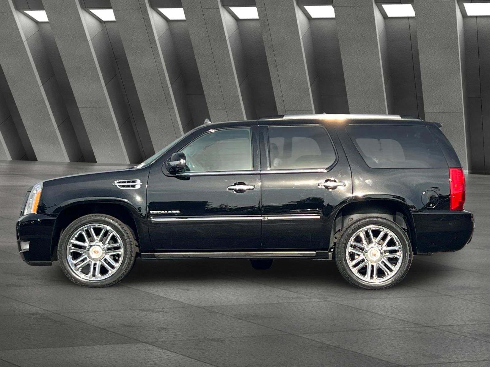 Used 2014 Cadillac Escalade Platinum AWD/4WD image 7