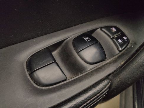 Used 2016 Nissan Rogue S w/ Appearance Package FWD image 27