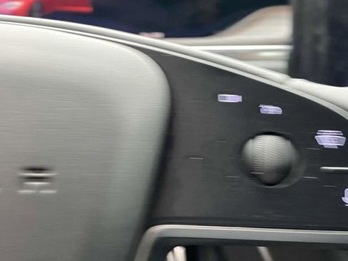 Used 2022 Tesla Model S image 24