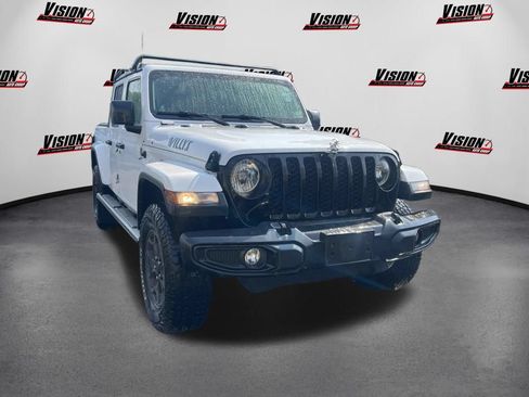 Used 2022 Jeep Gladiator Sport AWD/4WD image 2