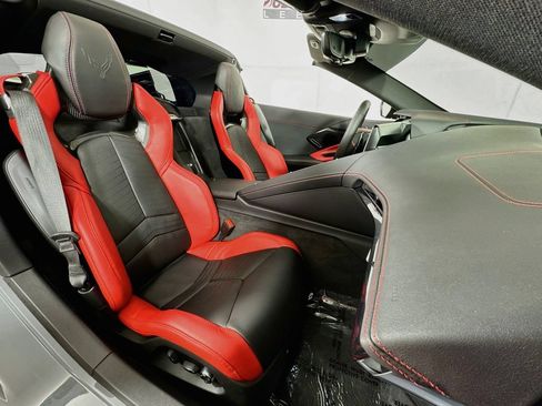 Used 2025 Chevrolet Corvette Z06 w/ Stealth Interior Trim Package RWD image 28
