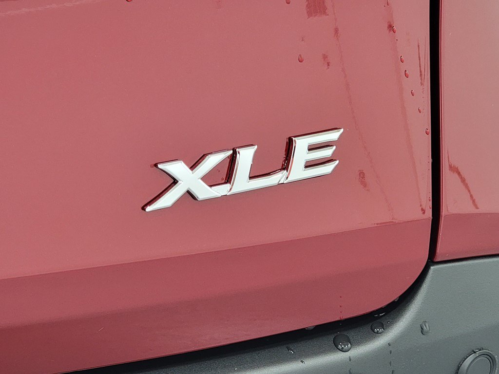 New 2026 Toyota Sienna XLE AWD/4WD image 7