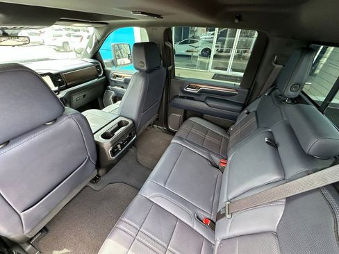 Used 2024 Chevrolet Silverado 2500 High Country w/ High Country Premium Package AWD/4WD image 24